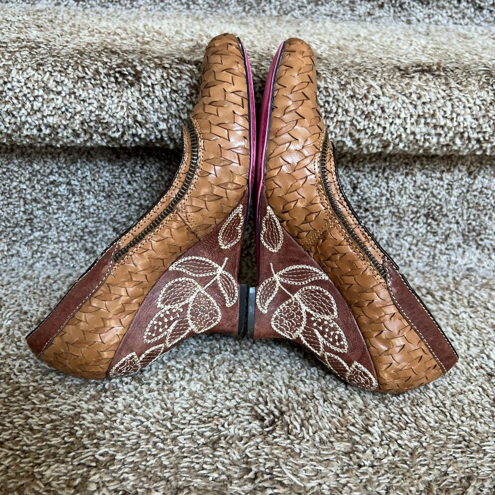Kenzie Women's Wishbone Woven Leather Tan Shoes. - Picture 9 of 13